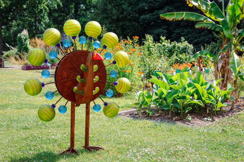 oo_pavo_outdoor-sculpture_lime-green_2014_bot.garten-bonn_IMG_7269_2_BB